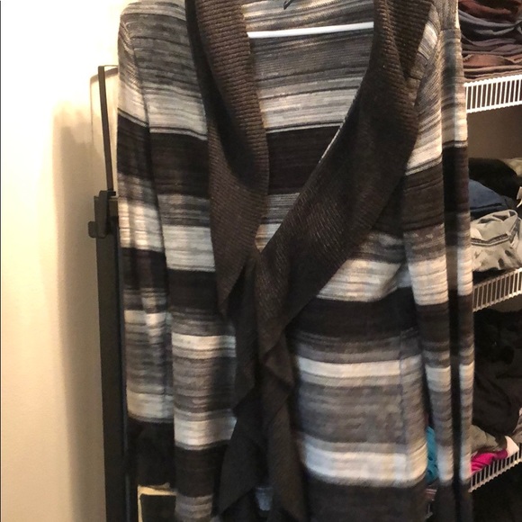 White House Black Market sweater - Picture 2 of 2